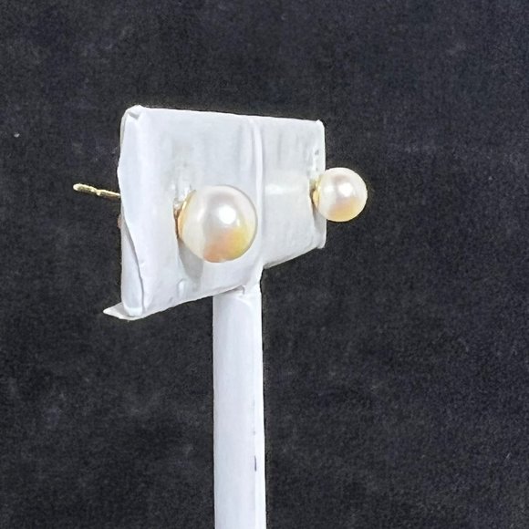 Vintage 14k Yellow Gold Pierced Stud Pearl Earrings (3191) - Picture 5 of 11